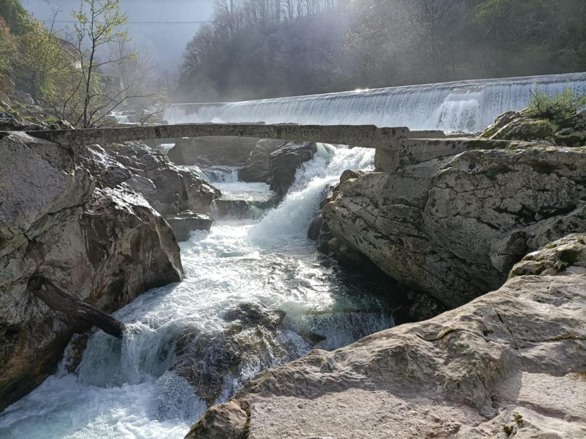 La Salmonera Cangas De Onis Caño Exteriör bild