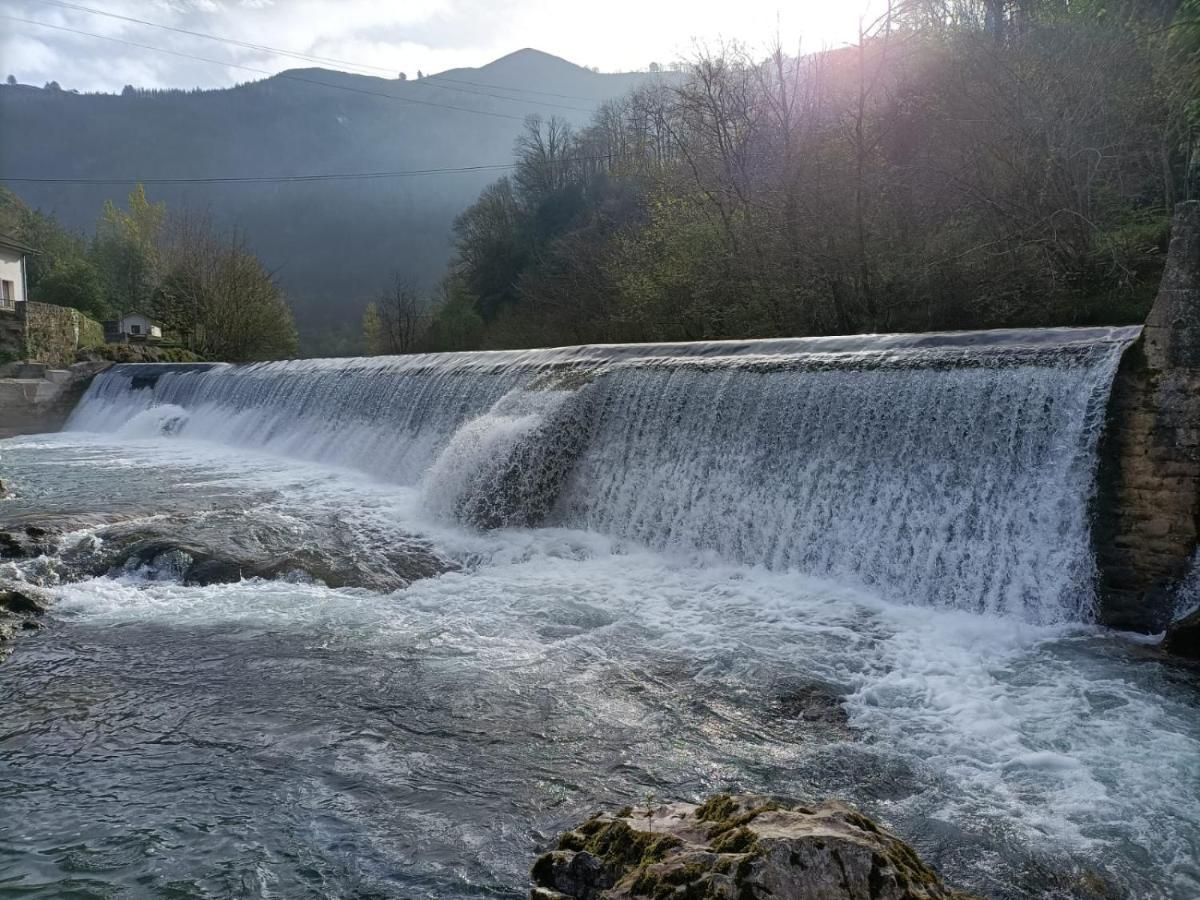La Salmonera Cangas De Onis Caño Exteriör bild