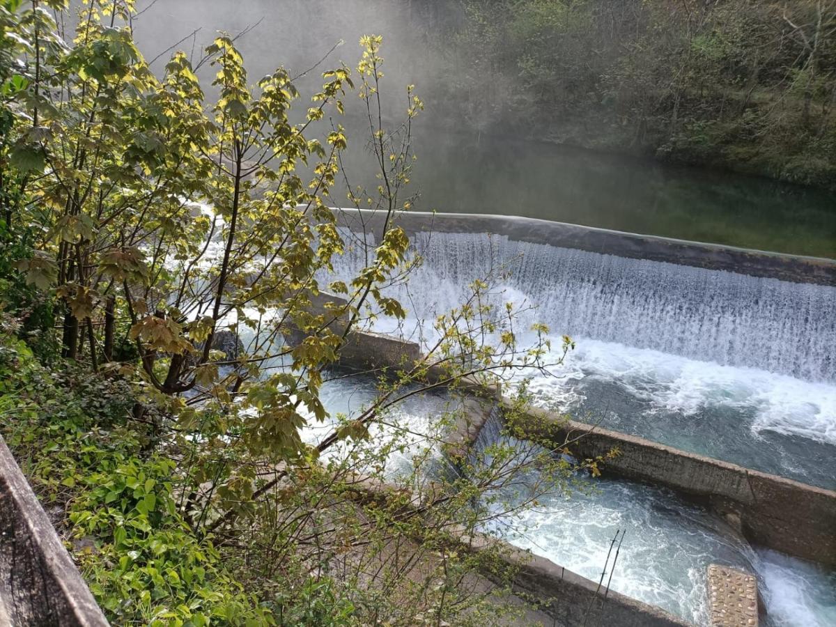 La Salmonera Cangas De Onis Caño Exteriör bild