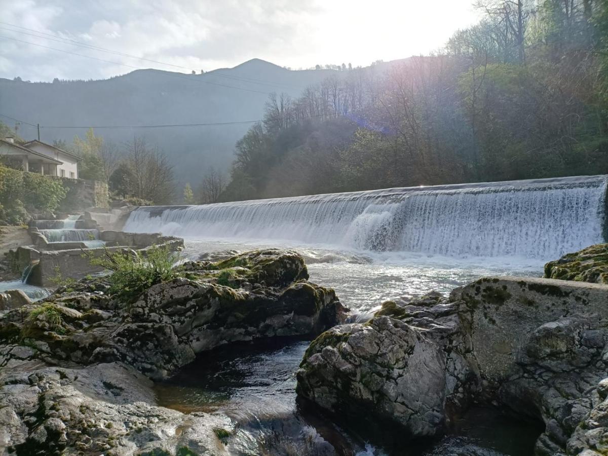 La Salmonera Cangas De Onis Caño Exteriör bild