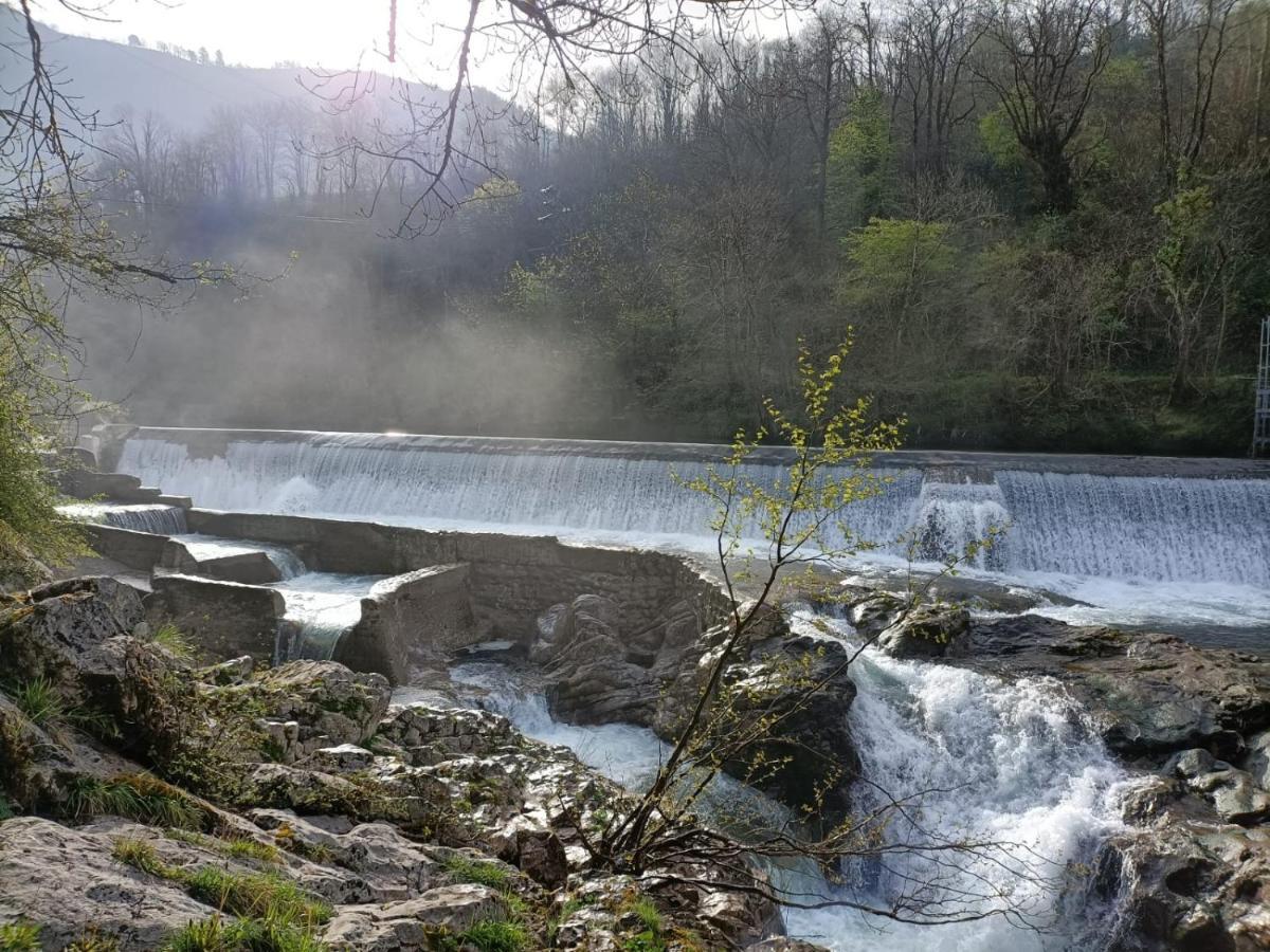 La Salmonera Cangas De Onis Caño Exteriör bild