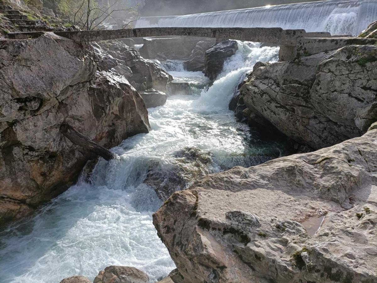 La Salmonera Cangas De Onis Caño Exteriör bild