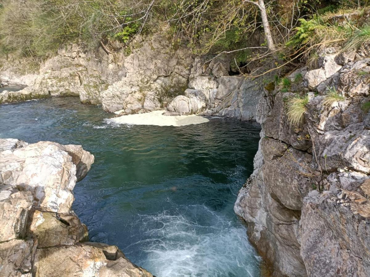 La Salmonera Cangas De Onis Caño Exteriör bild