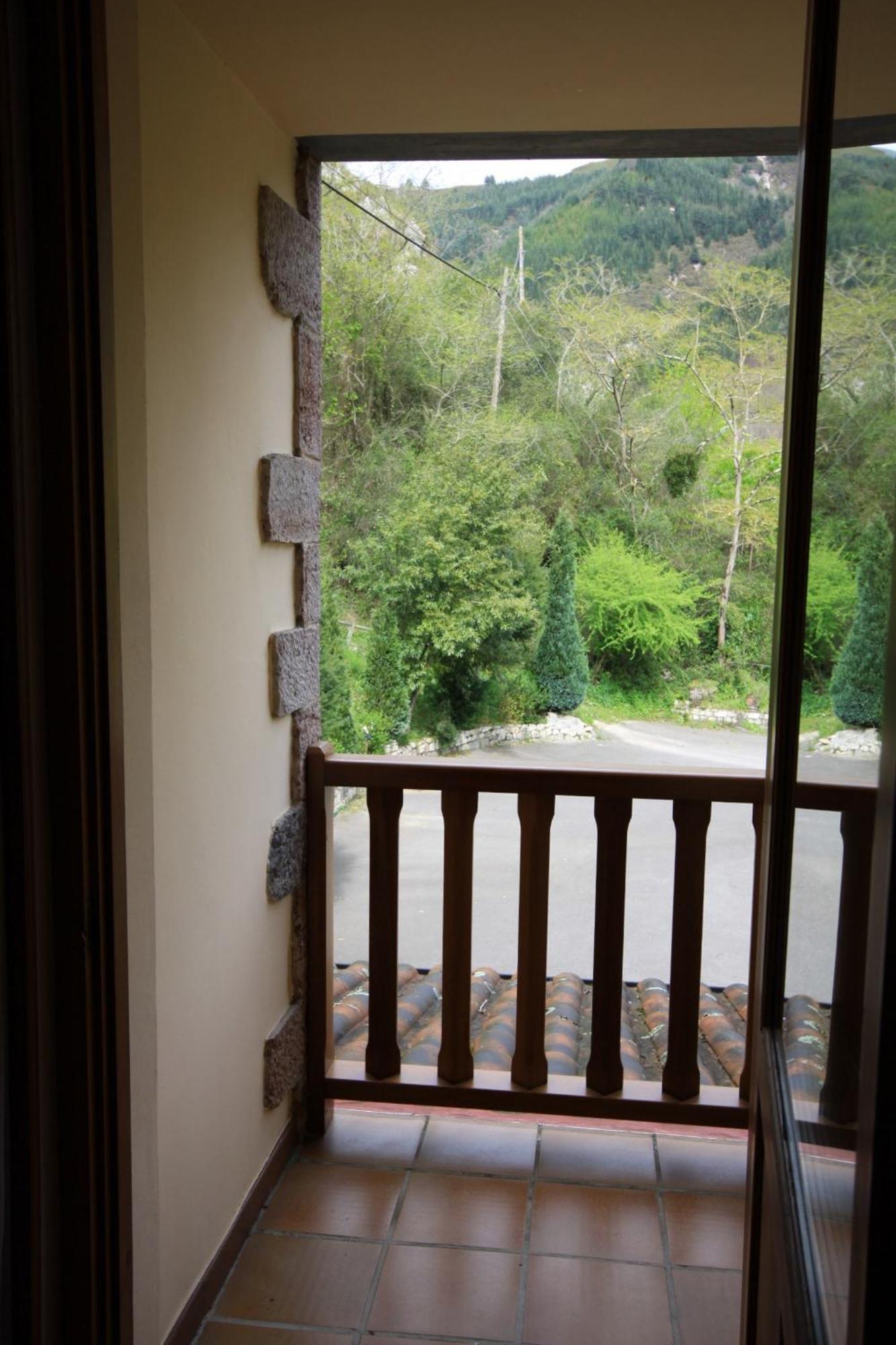 La Salmonera Cangas De Onis Caño Exteriör bild