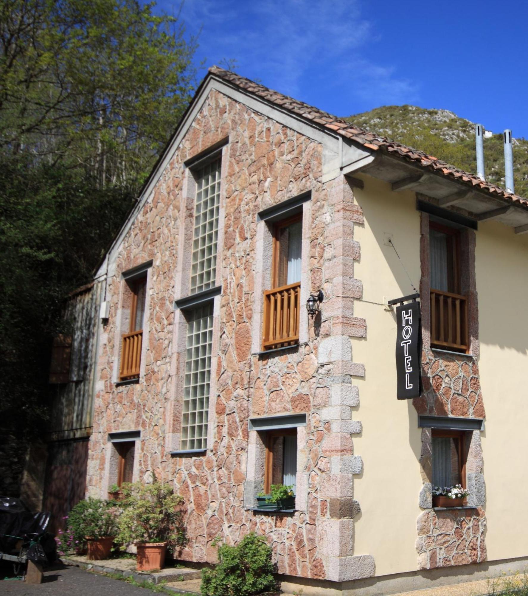 La Salmonera Cangas De Onis Caño Exteriör bild