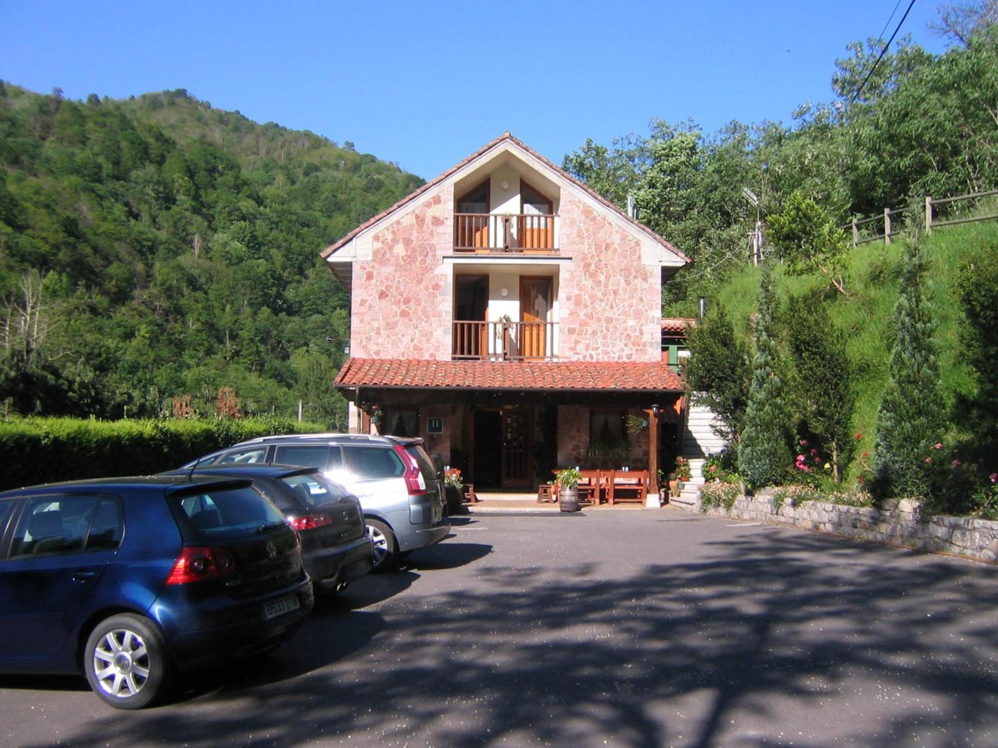 La Salmonera Cangas De Onis Caño Exteriör bild